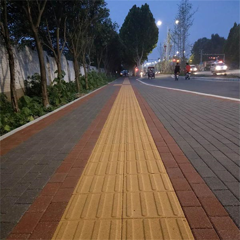 人行道砖-陶瓷透水砖工程案例3.jpg