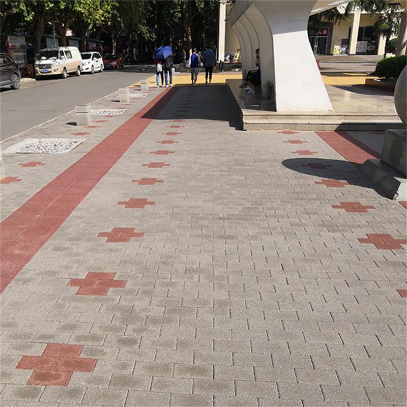 陕西西安师范路面生态陶瓷透水砖项目案例